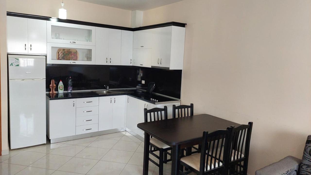 Sweetview 2-Bedroom Apartment With 3 Balcony Seaview Vlorë Buitenkant foto